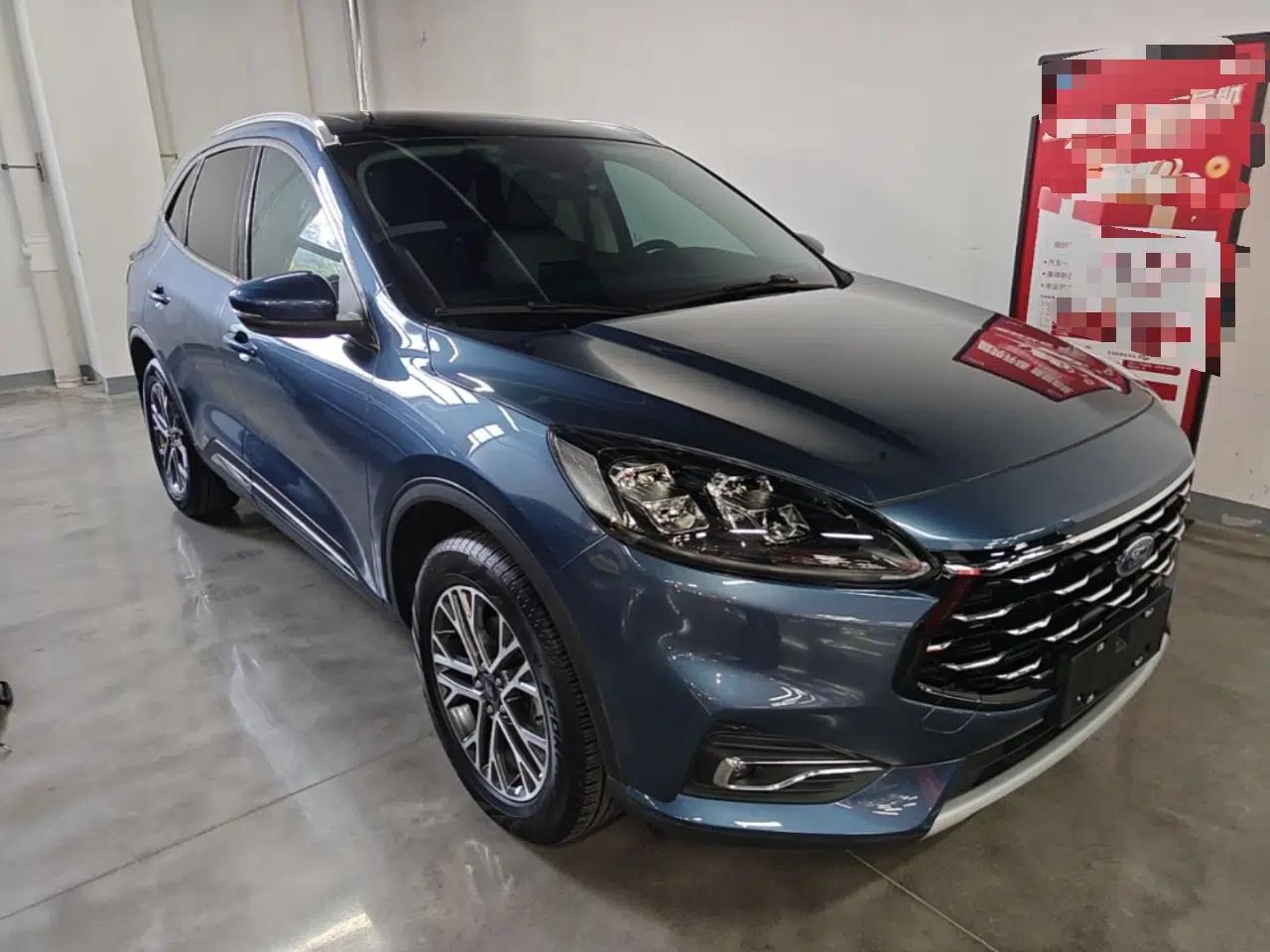 Ford Escape 2020 EcoBoost 245 Two-Wheel-Drive Titanium Edition — миниатюра 3