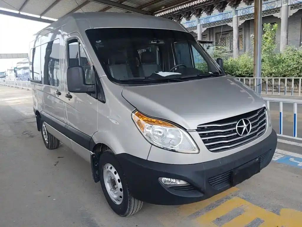 Starlight 2022 2.0T Fuel-Saving King PLUS Express Edition Short Wheelbase 6-7 Seat HFC4DB3-2E4 — миниатюра 4