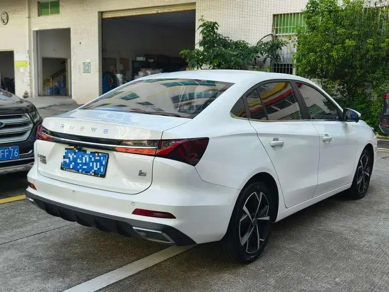 Roewe i5 2023 1.5L CVT Premium Edition — миниатюра 6
