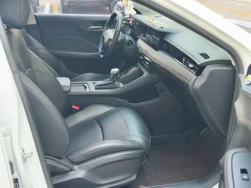 Roewe i5 2023 1.5L CVT Premium Edition — миниатюра 7