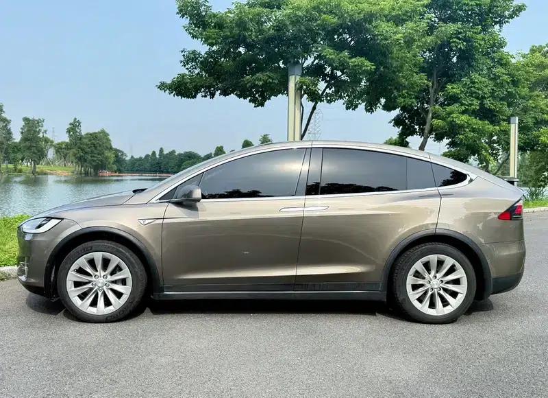 2016 Model X 90D — миниатюра 2