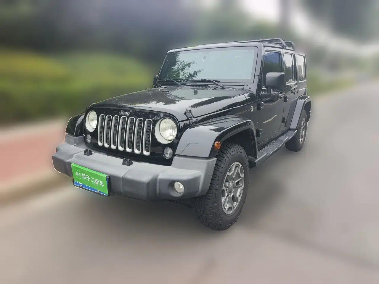 Jeep Wrangler 2015 3.0L Sahara Four-Door Comfort Edition — миниатюра 1