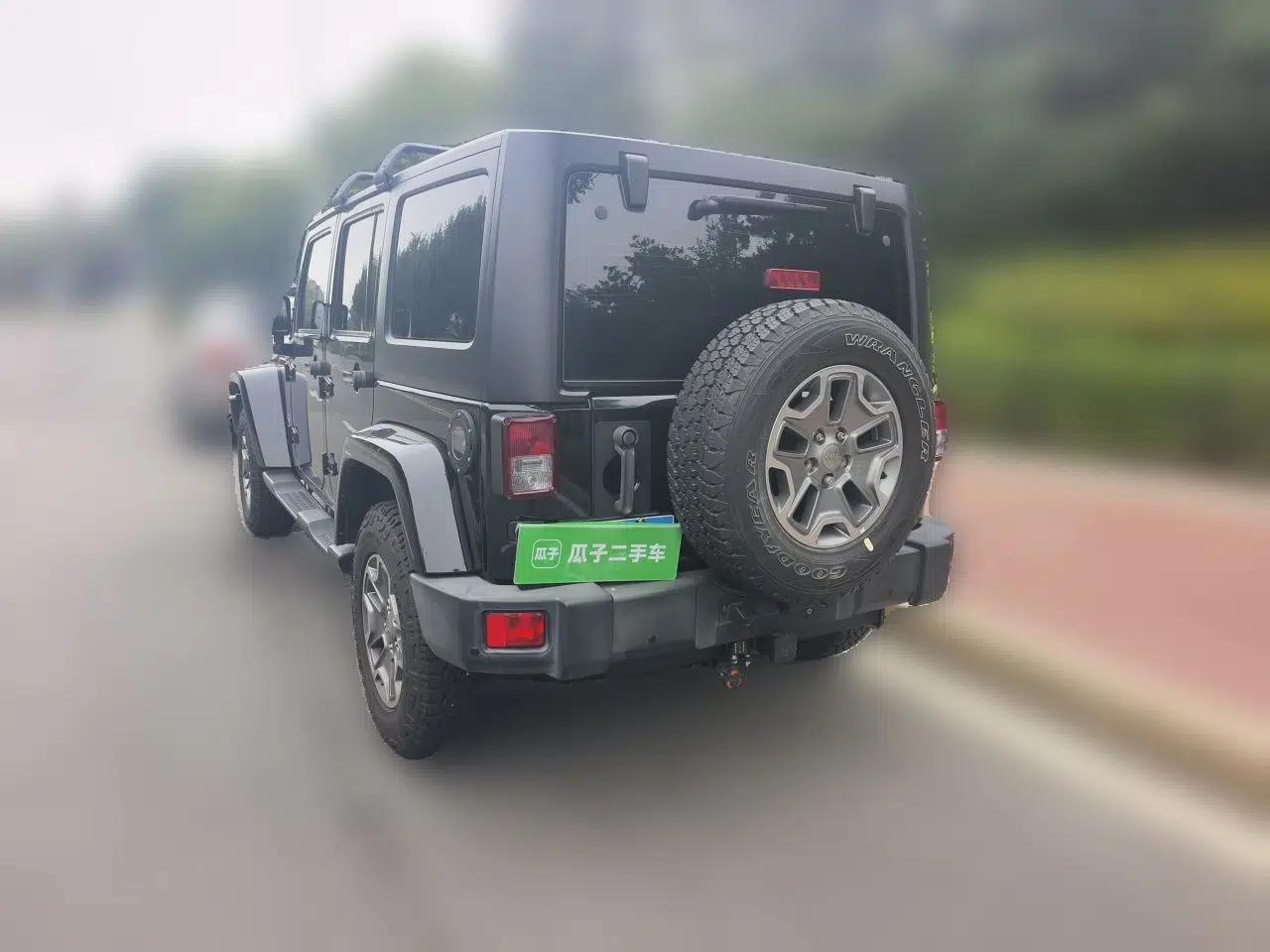 Jeep Wrangler 2015 3.0L Sahara Four-Door Comfort Edition — миниатюра 4