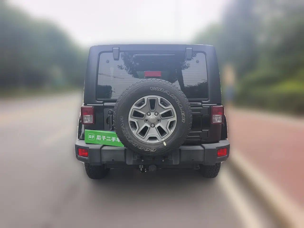 Jeep Wrangler 2015 3.0L Sahara Four-Door Comfort Edition — миниатюра 5