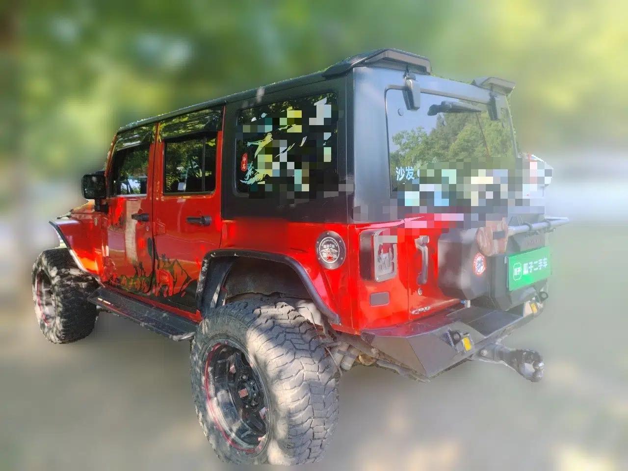 Jeep Wrangler 2015 2.8TD Sahara Four-Door Comfort Edition — миниатюра 4