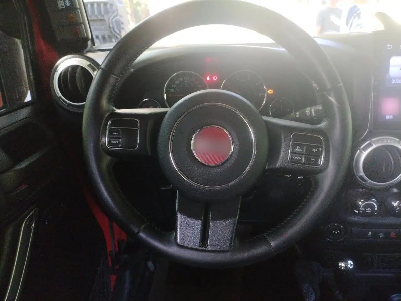 Jeep Wrangler 2015 2.8TD Sahara Four-Door Comfort Edition — миниатюра 10