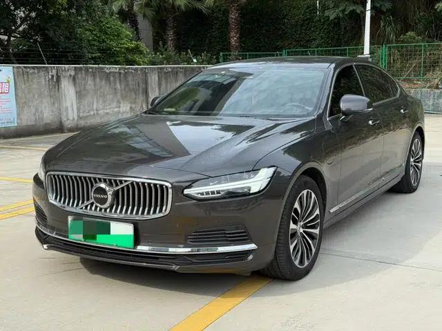 2023 Volvo S90 PHEV T8 AWD Long Range Smart Luxury Edition