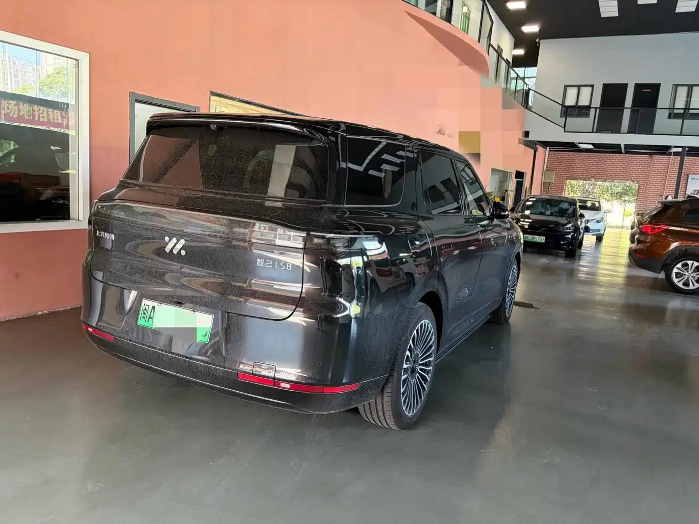 Smart LS8 2026 66 Ultra Luxury Six-Seater — миниатюра 5