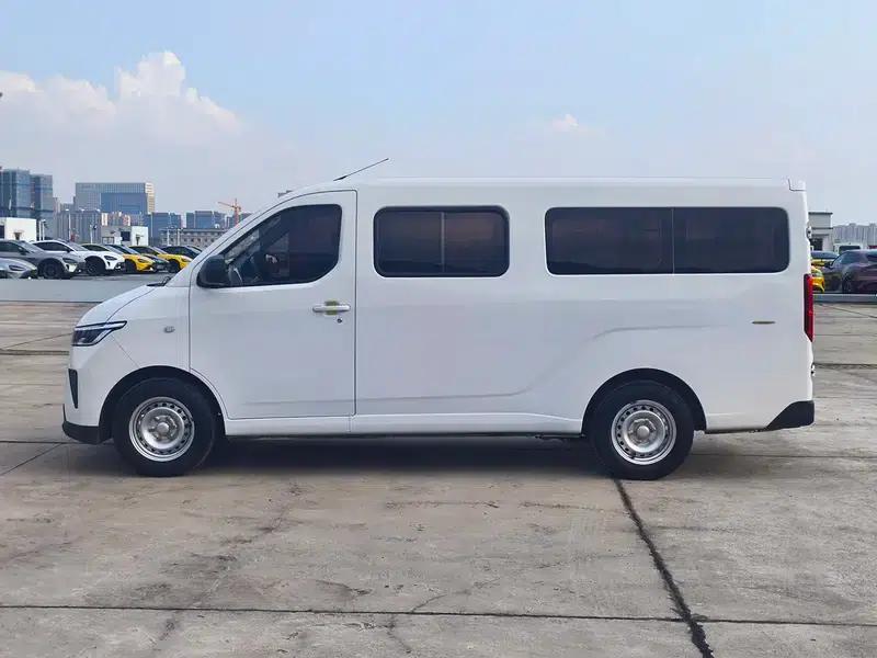 Wuling Yangguang 2024 Model 300km Comfort Bus Version 75kW — миниатюра 4
