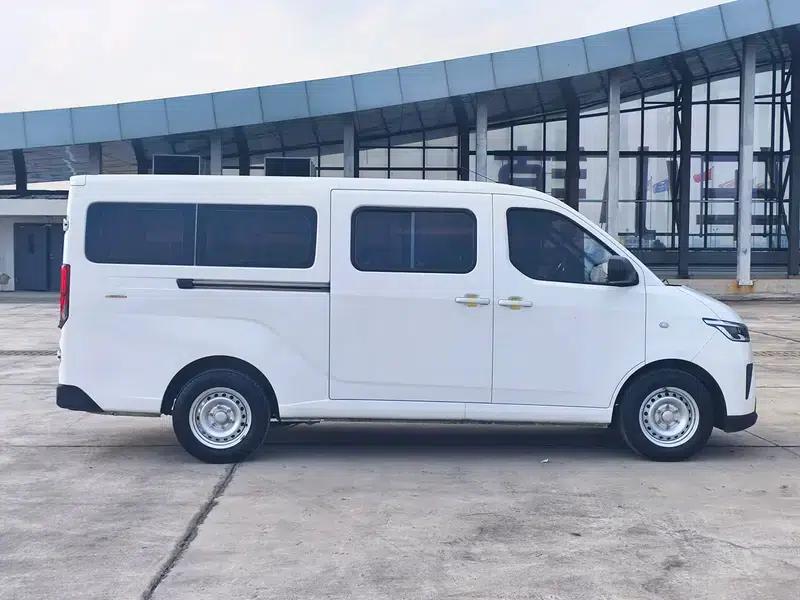 Wuling Yangguang 2024 Model 300km Comfort Bus Version 75kW — миниатюра 8