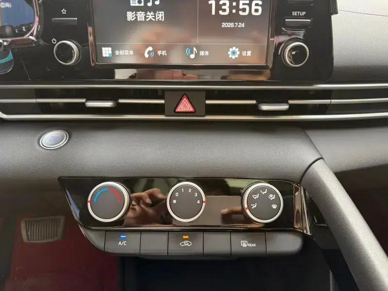Hyundai Elantra 2023 1.5L CVT GLX Elite Edition — миниатюра 12