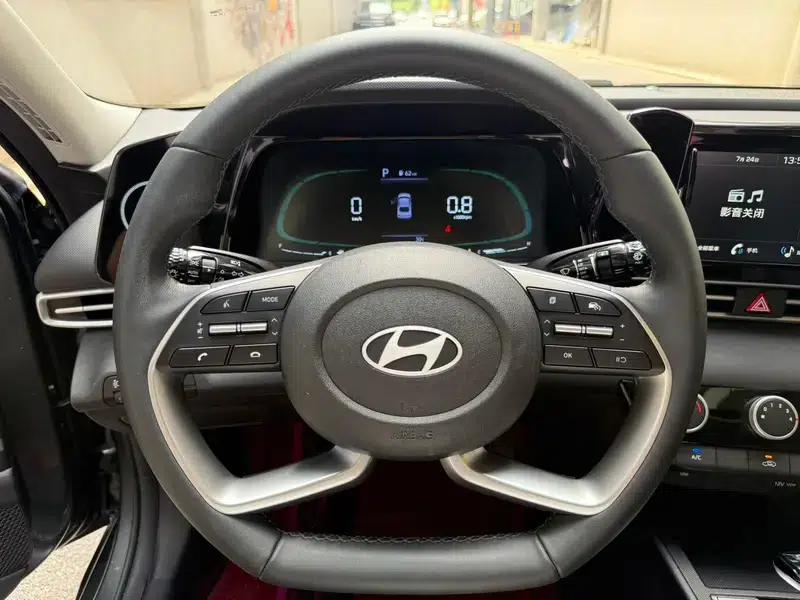 Hyundai Elantra 2023 1.5L CVT GLX Elite Edition — миниатюра 17