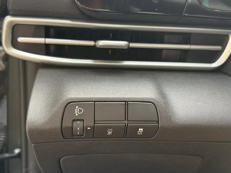 Hyundai Elantra 2023 1.5L CVT GLX Elite Edition — миниатюра 19