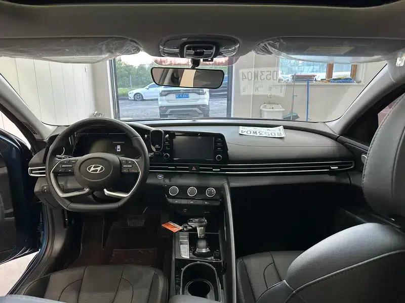 Hyundai Elantra 2023 1.5L CVT GLX Elite Edition — миниатюра 11