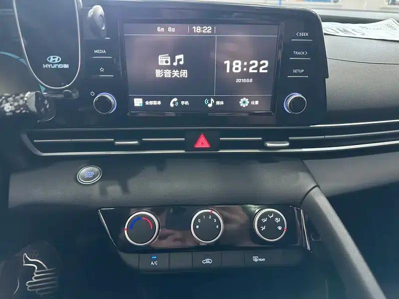 Hyundai Elantra 2023 1.5L CVT GLX Elite Edition — миниатюра 12
