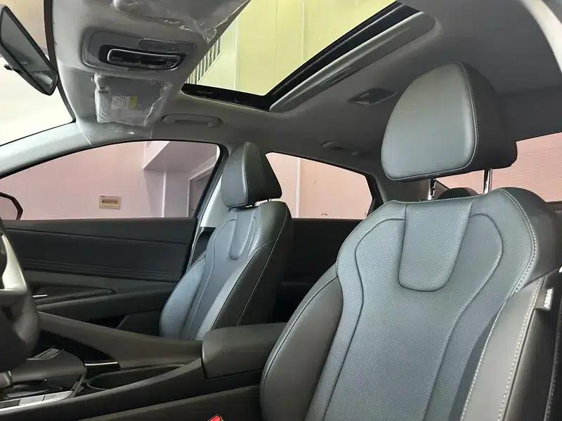 Hyundai Elantra 2023 1.5L CVT GLX Elite Edition — миниатюра 17