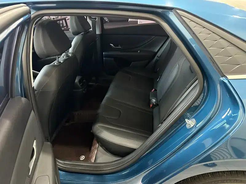 Hyundai Elantra 2023 1.5L CVT GLX Elite Edition — миниатюра 18