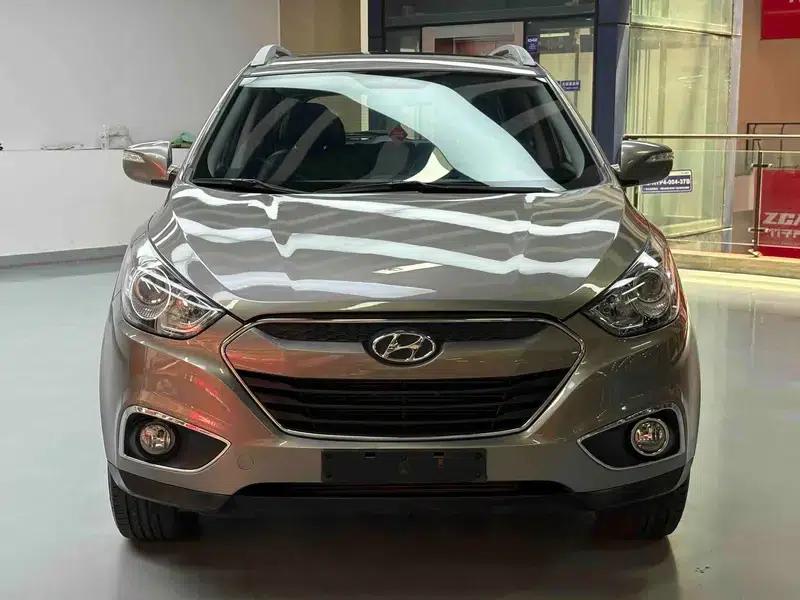 Hyundai ix35 2012 2.0L Automatic 2WD Elite GLS — миниатюра 2