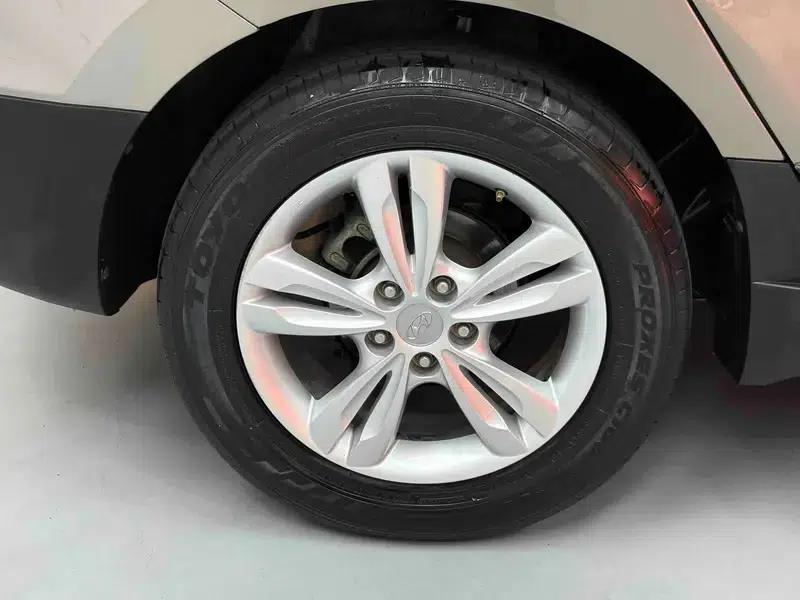 Hyundai ix35 2012 2.0L Automatic 2WD Elite GLS — миниатюра 20