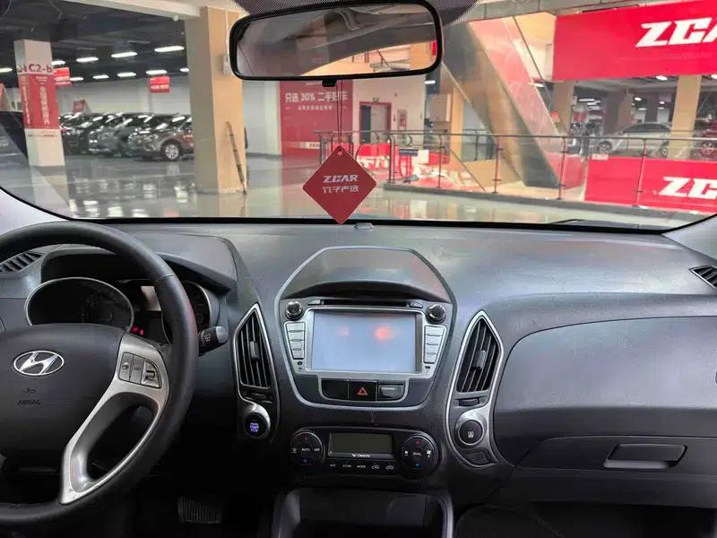 Hyundai ix35 2012 2.0L Automatic 2WD Elite GLS — миниатюра 24
