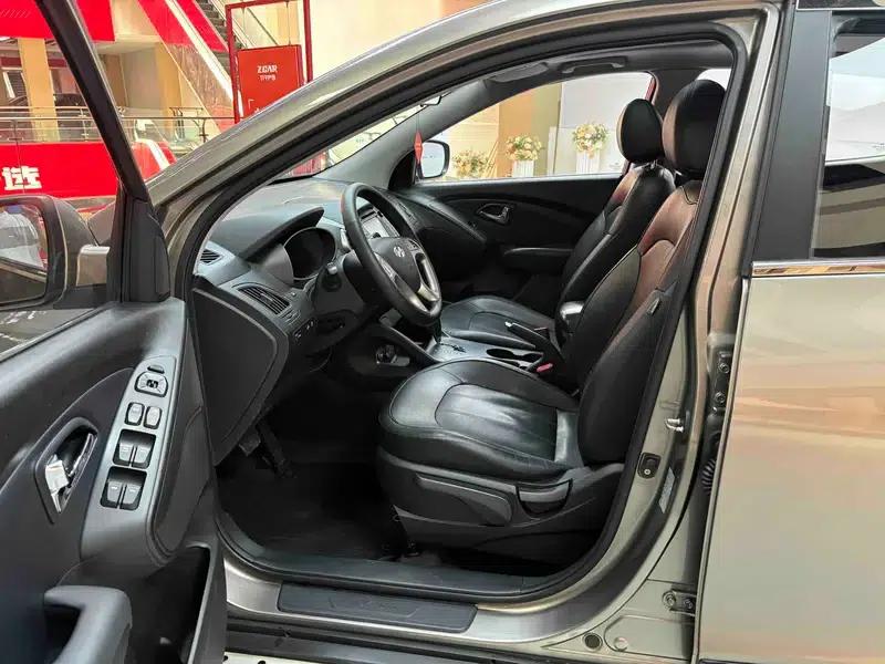 Hyundai ix35 2012 2.0L Automatic 2WD Elite GLS — миниатюра 30