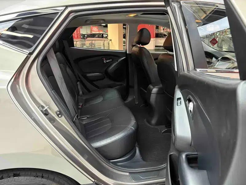 Hyundai ix35 2012 2.0L Automatic 2WD Elite GLS — миниатюра 39