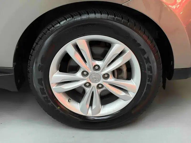 Hyundai ix35 2012 2.0L Automatic 2WD Elite GLS — миниатюра 9