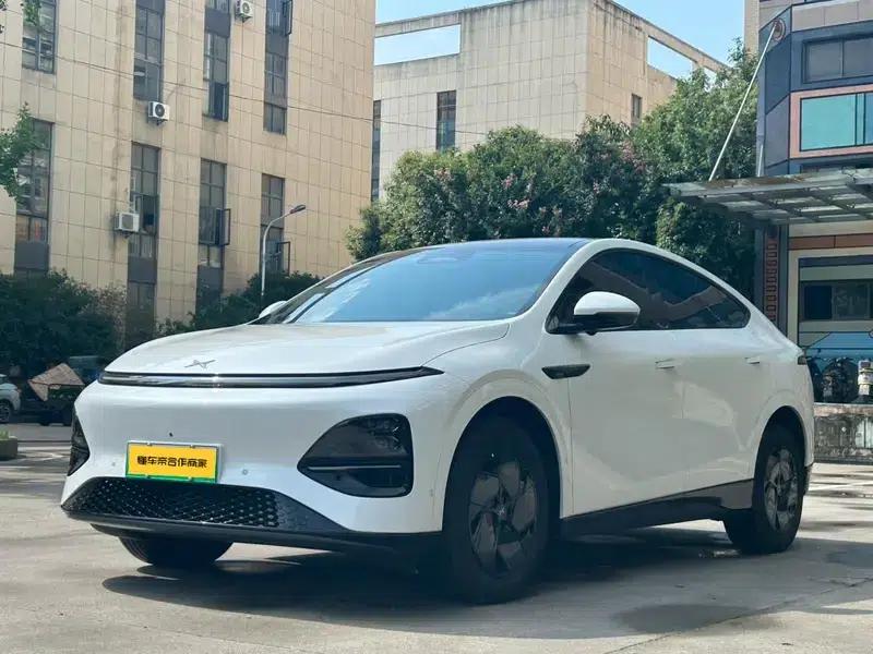 XPeng G6 2025 Pure Electric 625W Long Range Max Flagship Edition — миниатюра 1