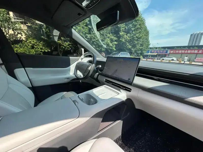 XPeng G6 2025 Pure Electric 625W Long Range Max Flagship Edition — миниатюра 18