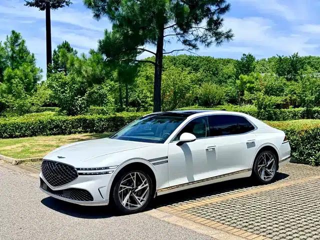 Genesis G90 2023 3.5T Flagship Edition