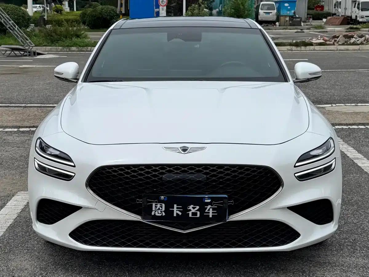 Genesis G70 2023 2.0T Rear-Wheel Drive Luxury Edition — миниатюра 2