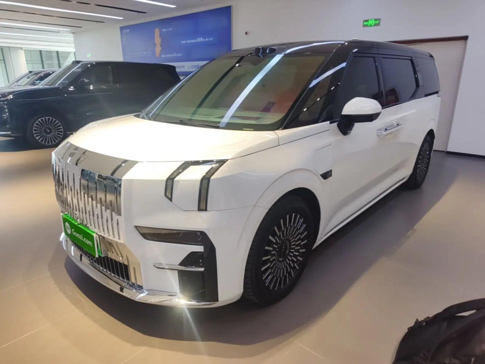 Zeekr 009 2024 7-Seater Aisle Version 108 kWh — миниатюра 1