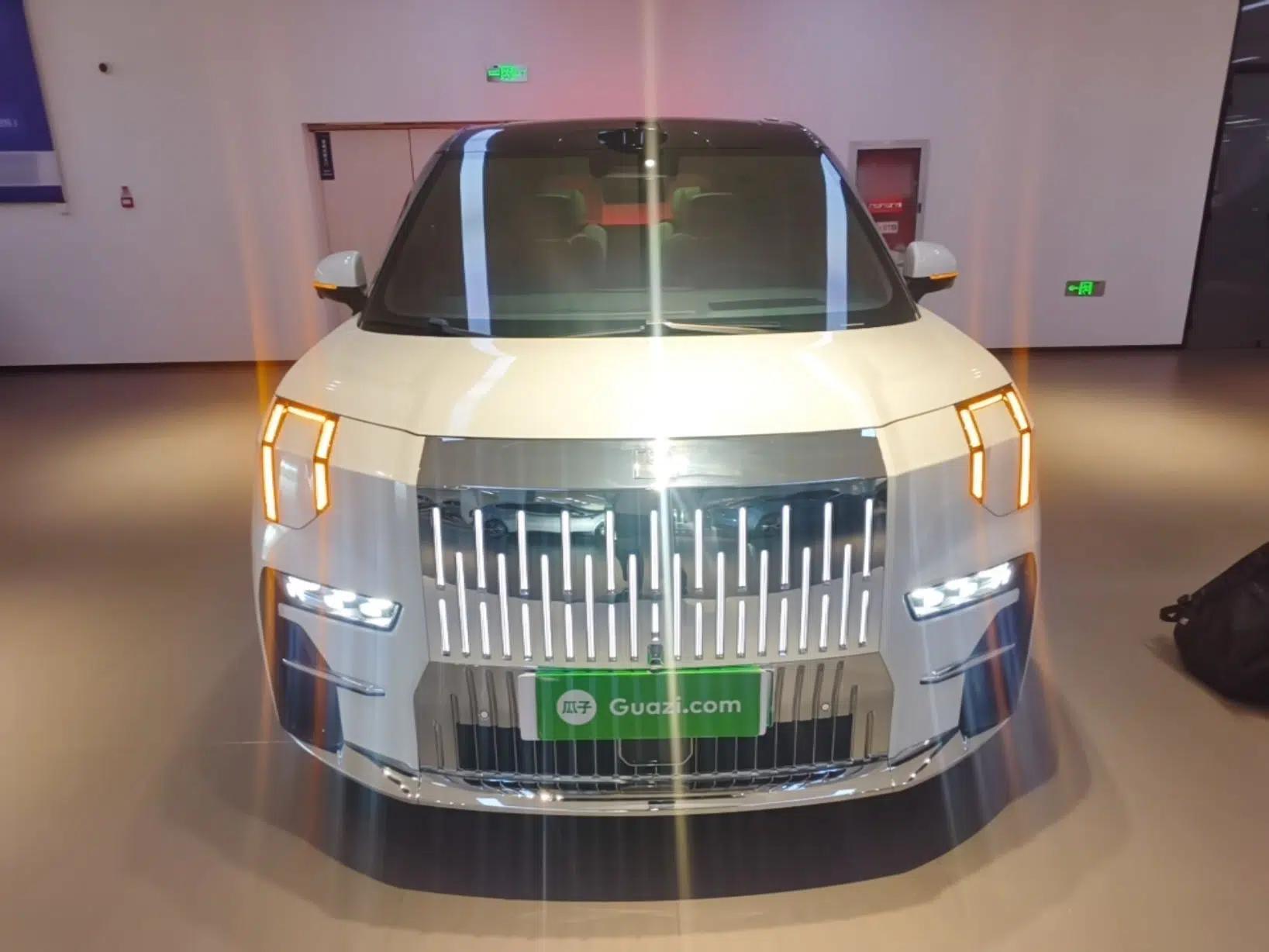 Zeekr 009 2024 7-Seater Aisle Version 108 kWh — миниатюра 2