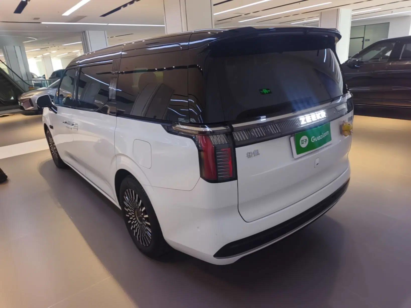 Zeekr 009 2024 7-Seater Aisle Version 108 kWh — миниатюра 8