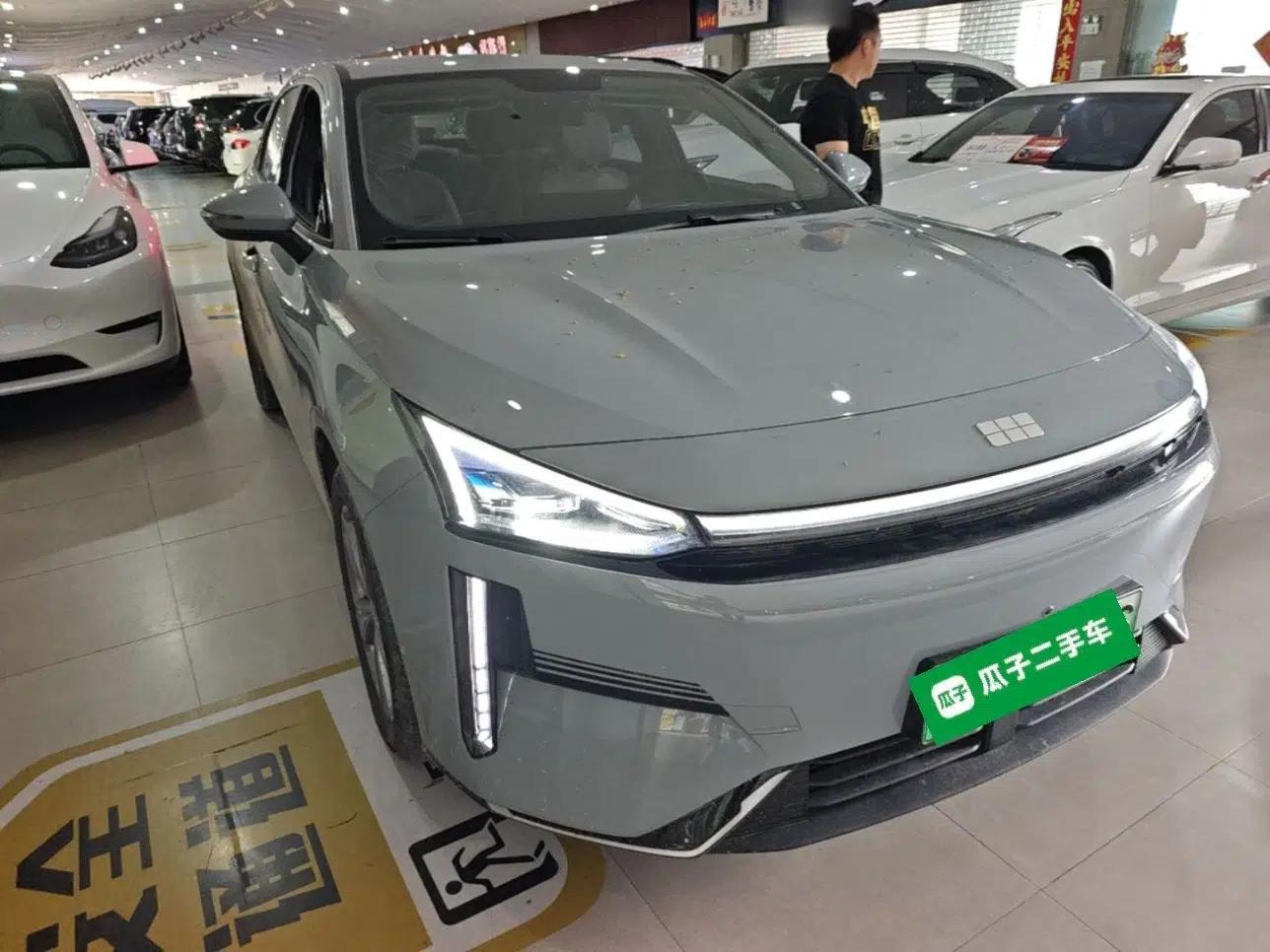 Geely Galaxy L6 2025 EM-i 140km Long-Range Version — миниатюра 3