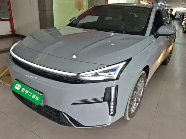 Geely Galaxy L6 2025 EM-i 140km Long-Range Version