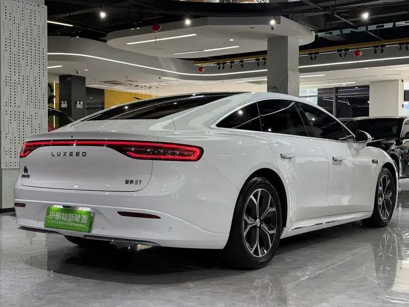 Zhijie S7 2025 Max Rear-Wheel Drive Long Range Edition — миниатюра 6