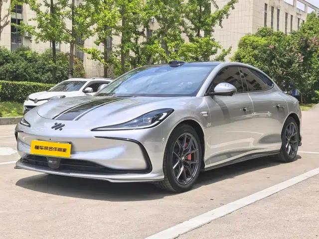 Zhiji L6 2024 Max Standard Edition 75kWh
