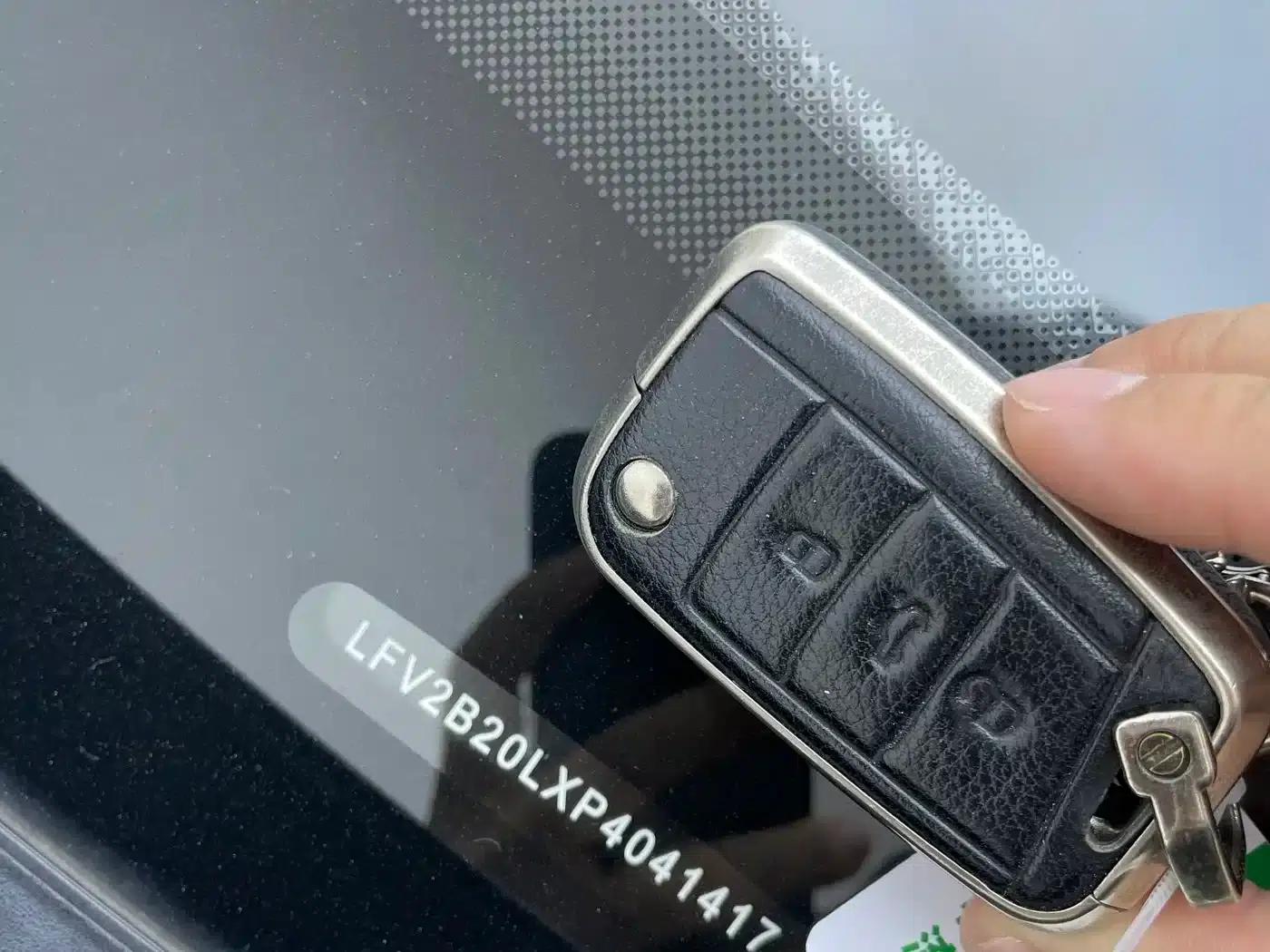 Jetta VS7 2023 280TSI Automatic High-Gloss Enjoy Edition — миниатюра 31