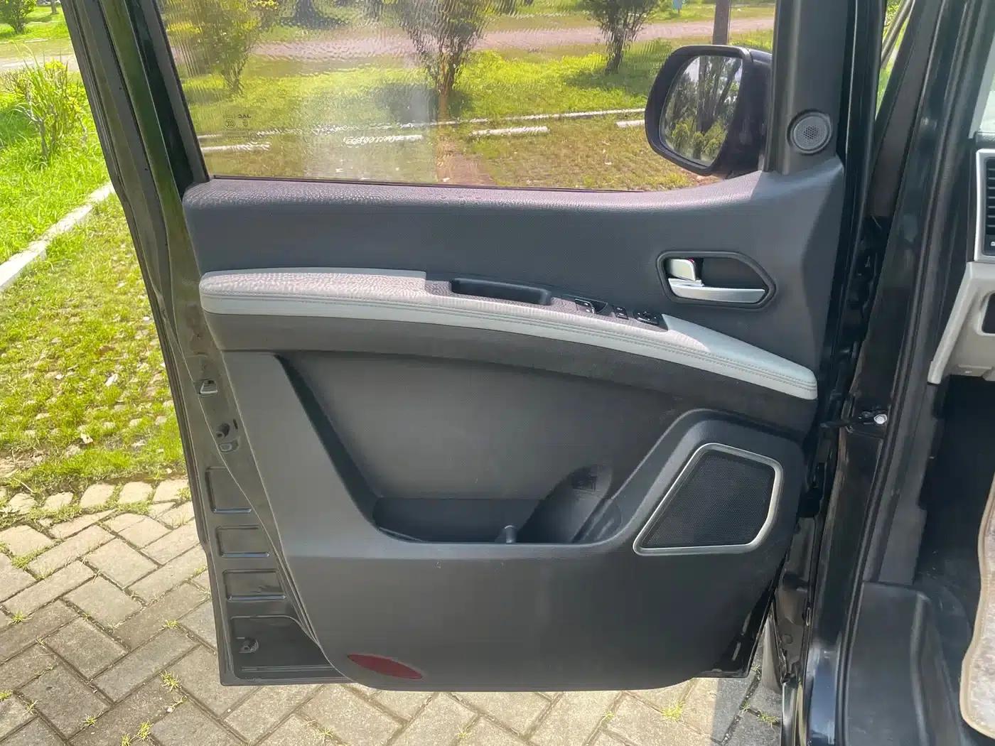Refine M4 2016 2.0L Manual Deluxe Edition — миниатюра 12
