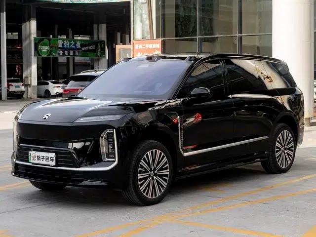 NIO ES9 2026 Executive Luxury Edition with 6 Seats and Island Seat
