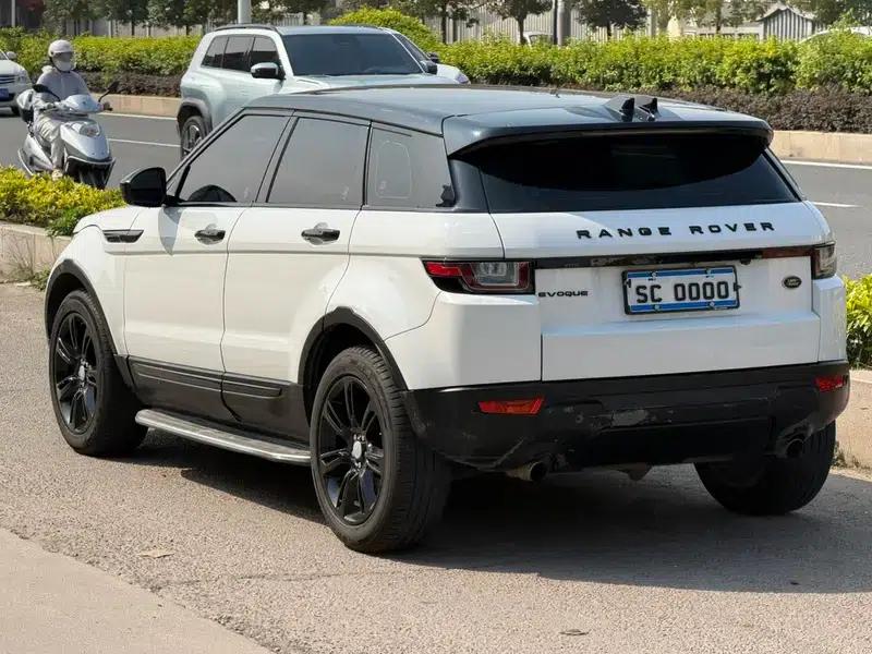 Range Rover Evoque 2017 2.0T SE PLUS Smart Edition — миниатюра 3