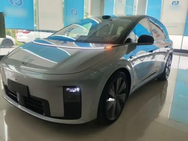 Li Auto i8 2025 Model Standard Version