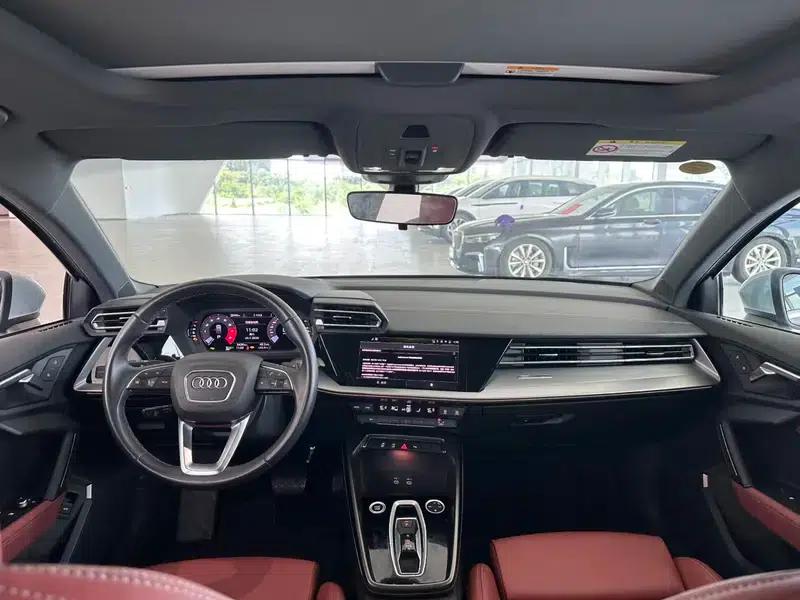 Audi A3 2025 Sportback 35 TFSI Flying Spur Luxury Edition + Luxury Package — миниатюра 15