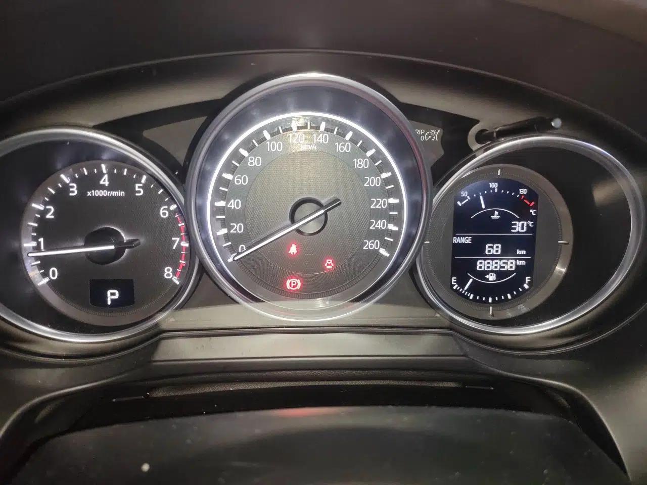 Mazda Atenza 2018 2.5L Skyactiv Sport Version China V Standard — миниатюра 11