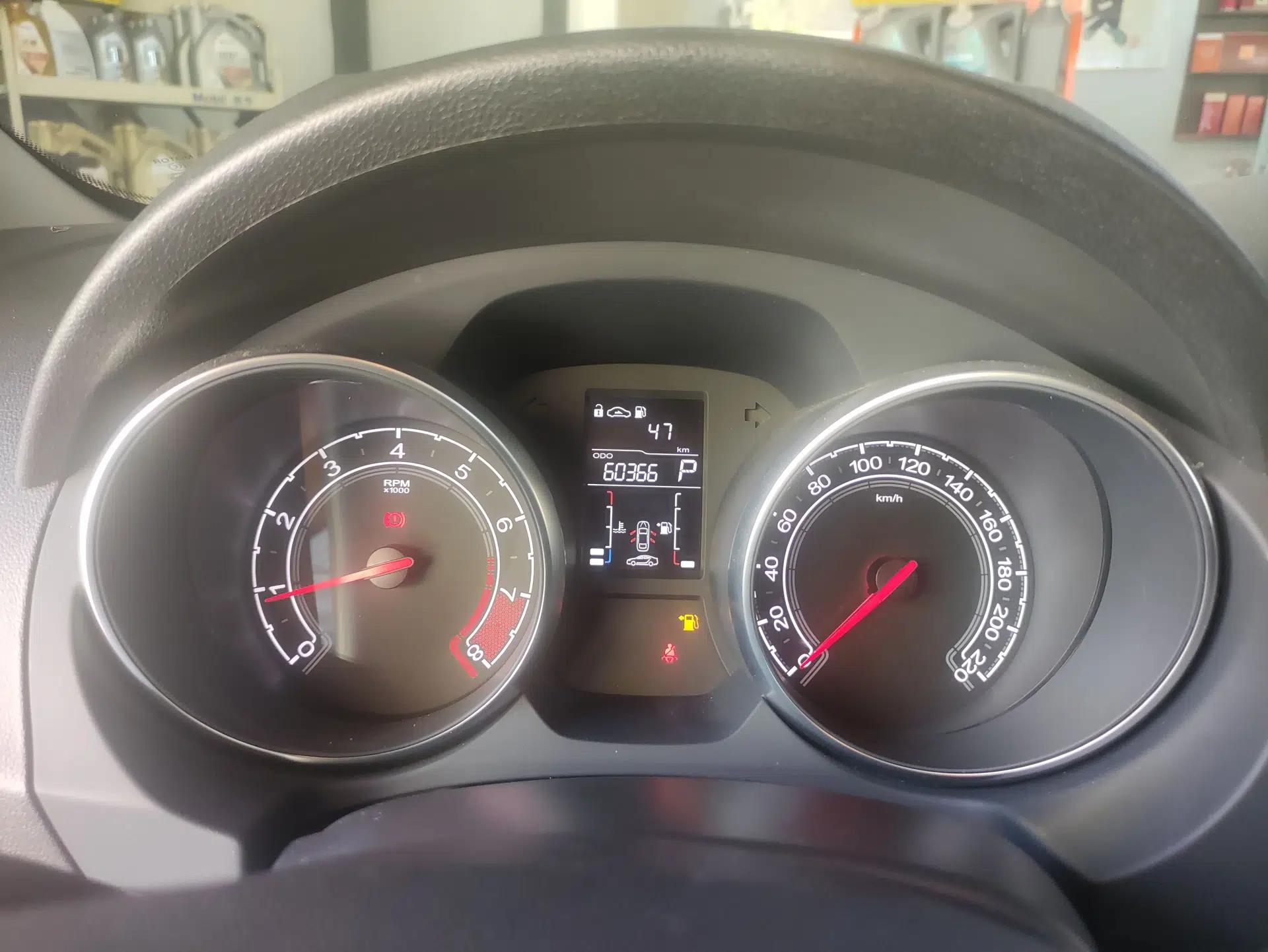 MG GT 2016 1.5L Automatic Value-Added Luxury Edition — миниатюра 14