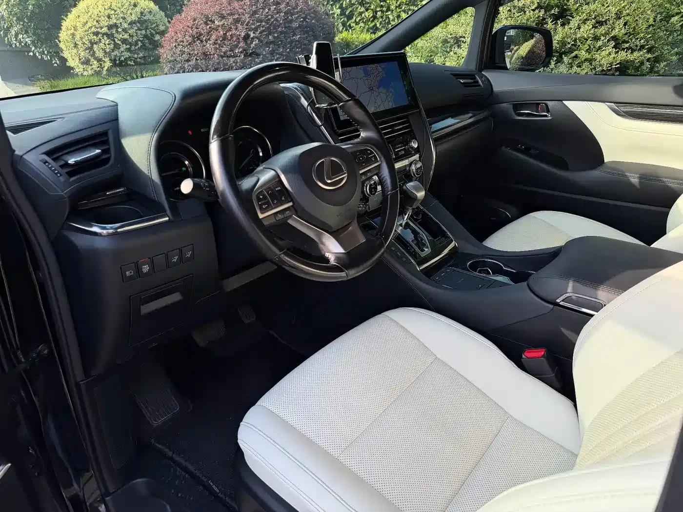 Lexus LM 2020 300h Four-Seat Executive Edition — миниатюра 5