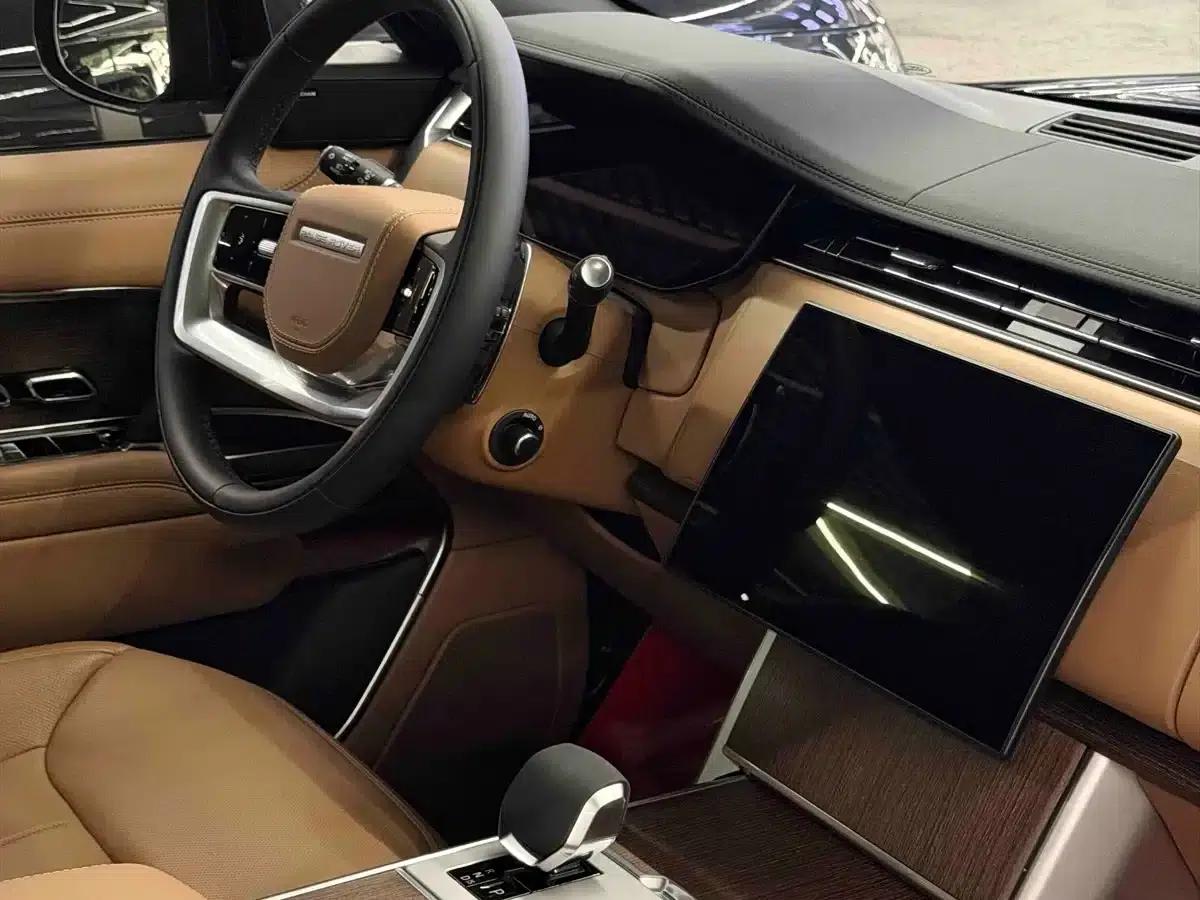 Range Rover 2024 3.0 L6 360PS Grand Edition — миниатюра 3