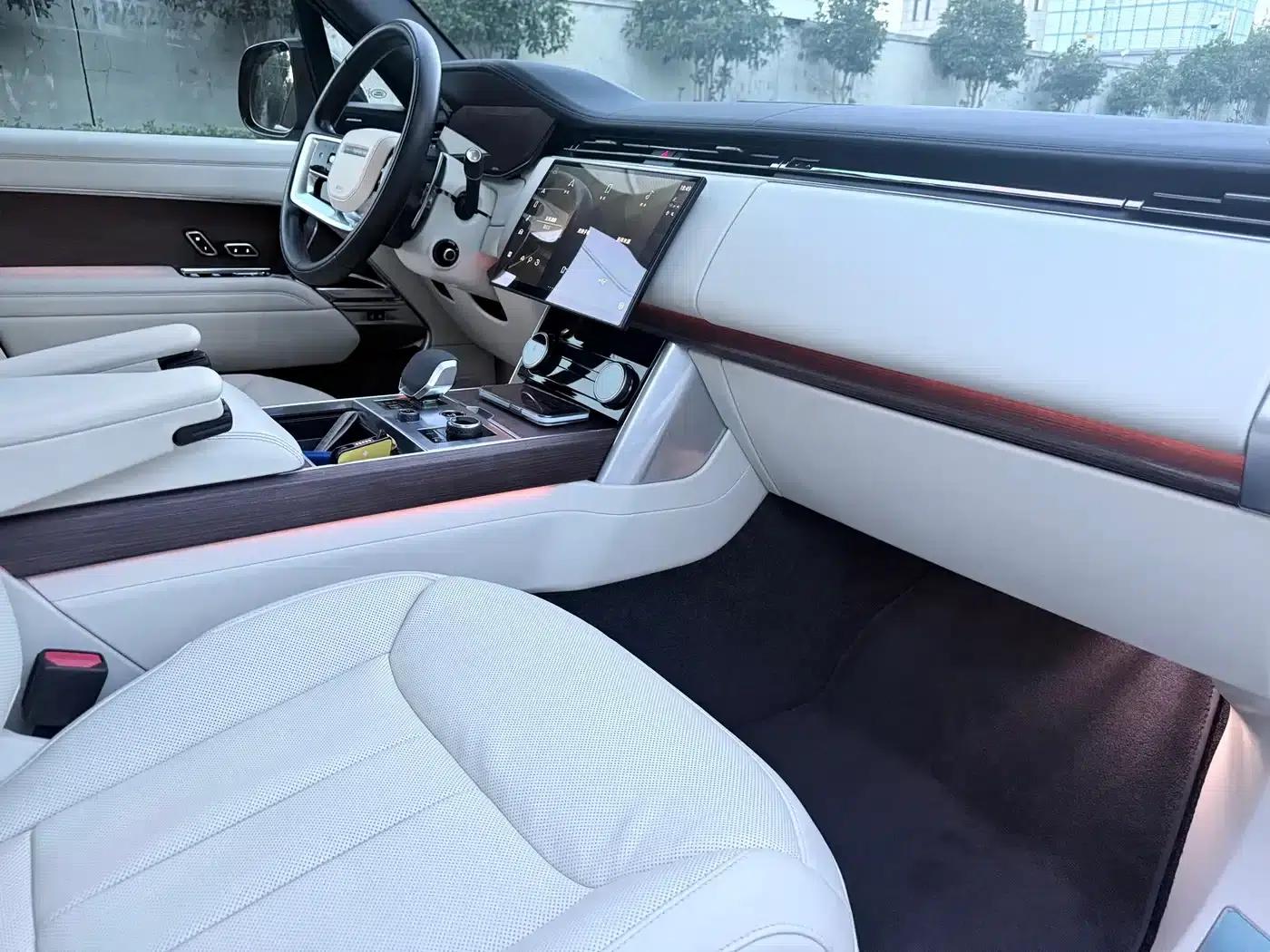 Range Rover 2023 3.0 L6 360PS Grand Edition — миниатюра 9