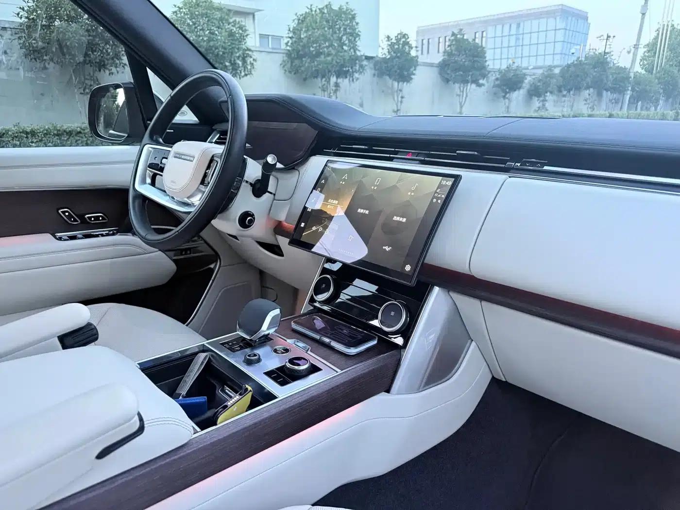 Range Rover 2023 3.0 L6 360PS Grand Edition — миниатюра 10